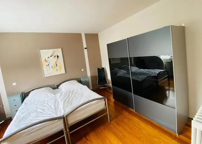 Schoene Ferienwohnung Mit Grossem Garten