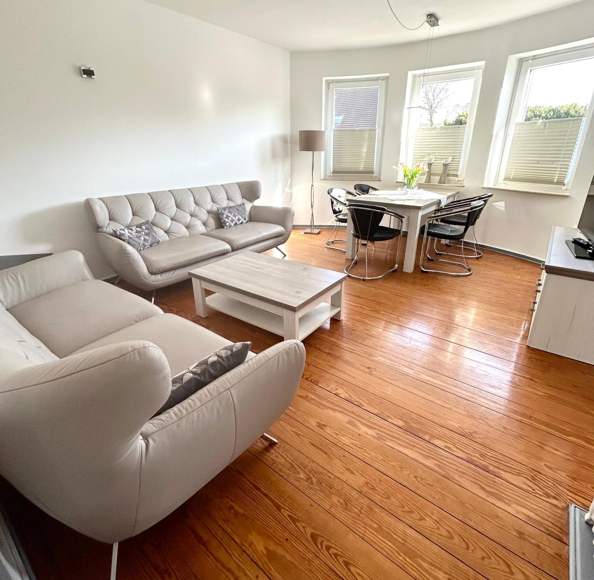 Schoene Mit Grossem Garten Apartment